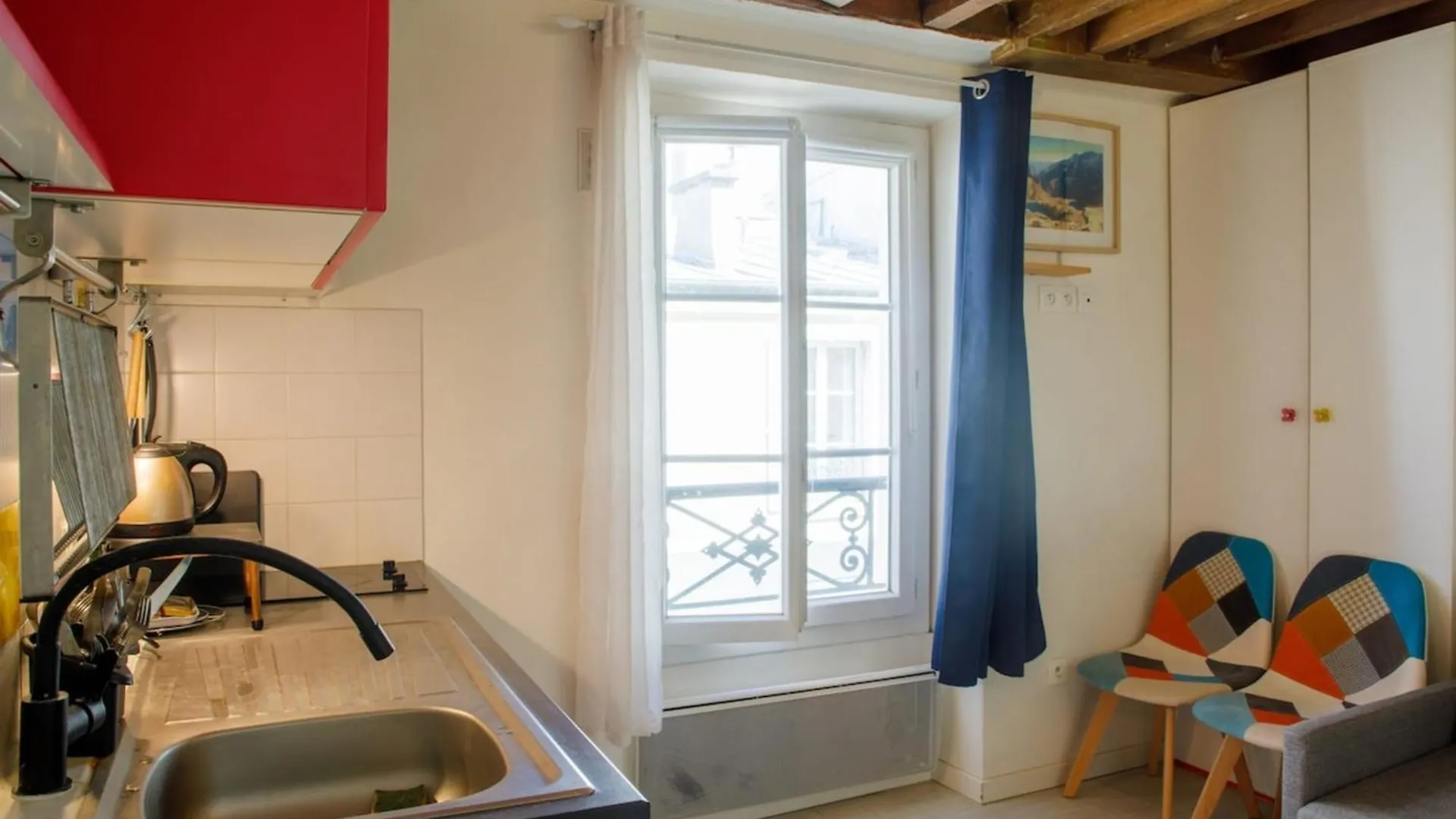 Chic & Vibrant Studio Apartmentplace D'Italie París